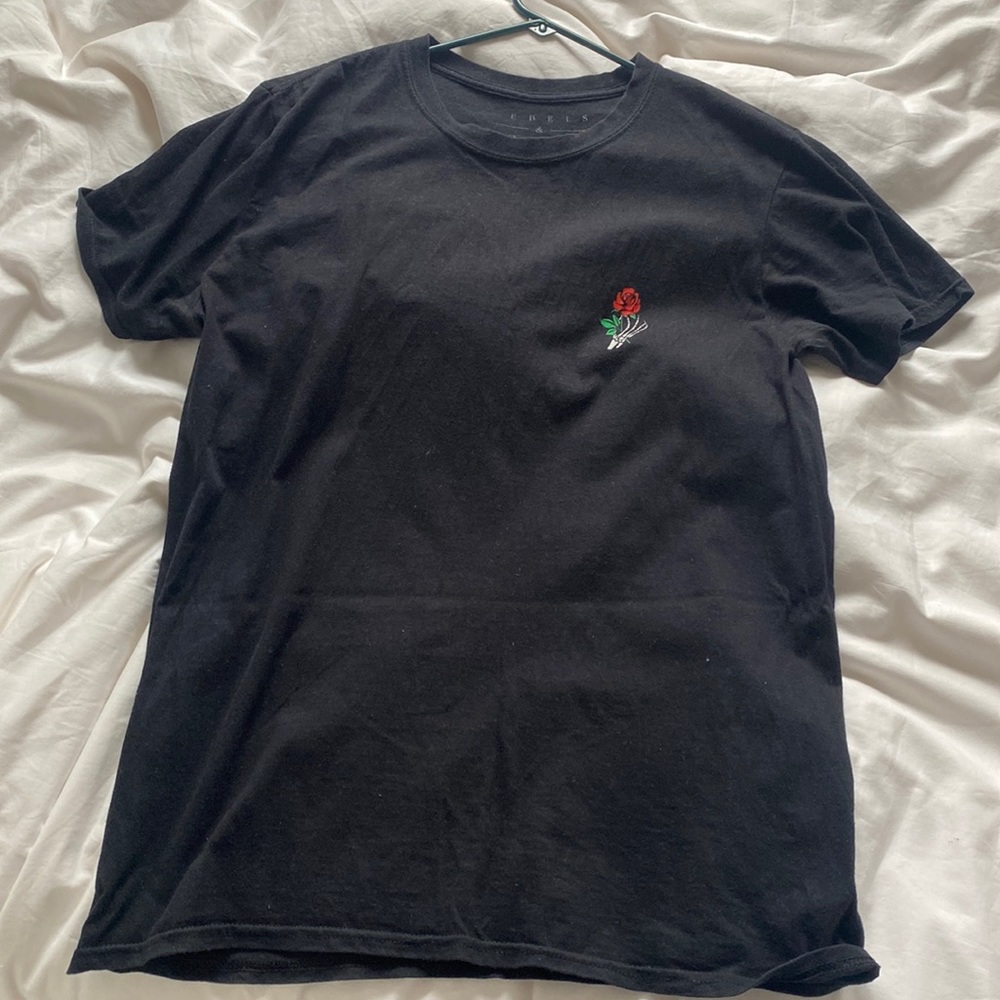 Black Tee